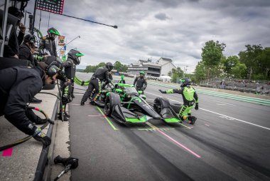 Cenevre, İsviçre 'den ROMAIN GROSJEAN (77), WI. Dünya Savaşı' nda Elkhart Gölü 'ndeki Road America' da XPEL Grand Prix sırasında servis için çukura gelir..