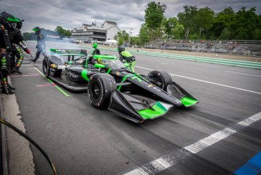 Cenevre, İsviçre 'den ROMAIN GROSJEAN (77), WI. Dünya Savaşı' nda Elkhart Gölü 'ndeki Road America' da XPEL Grand Prix sırasında servis için çukura gelir..
