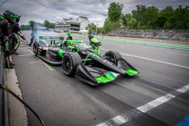 Cenevre, İsviçre 'den ROMAIN GROSJEAN (77), WI. Dünya Savaşı' nda Elkhart Gölü 'ndeki Road America' da XPEL Grand Prix sırasında servis için çukura gelir..