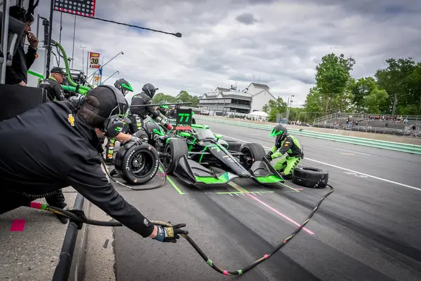 Cenevre, İsviçre 'den ROMAIN GROSJEAN (77), WI. Dünya Savaşı' nda Elkhart Gölü 'ndeki Road America' da XPEL Grand Prix sırasında servis için çukura gelir..