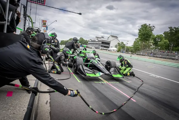 Cenevre, İsviçre 'den ROMAIN GROSJEAN (77), WI. Dünya Savaşı' nda Elkhart Gölü 'ndeki Road America' da XPEL Grand Prix sırasında servis için çukura gelir..