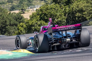 Jüpiter 'den KYLE KIRKWOOD (27), Florida Firestone Grand Prix of Monterey için Salinas, CA' daki WeatherTech Raceway Laguna Seca 'da pratik yapıyor..