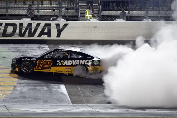 Ryan Blaney Iowa Corn 350 'yi kazandı Newton, IA, ABD' de etanol ile güçlendirildi.