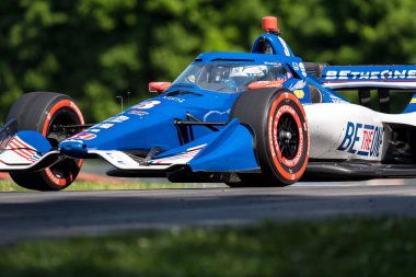 Stockholm 'den LINUS LUNDQVIST (R) (8), İsveç Honda Indy 200 için Lexington' daki Orta Ohio Spor Araba Kursunda antrenman yapıyor, OH.