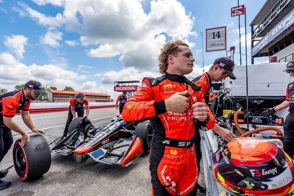 SANTINO FERRUCCI (14), Connecticut, Woodbury 'den Honda Indy 200 için Lexington' daki Orta Ohio Spor Araba Sahası 'nda antrenman yapıyor..