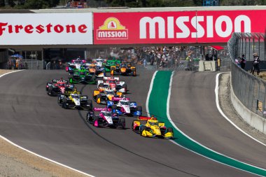 Barcelona, İspanya 'dan ALEX PALOU (10), Salinas CA' daki WeatherTech Raceway Laguna Seca 'da Monterey' in Firestone Grand Prix 'i sırasında yolda ilerliyor..