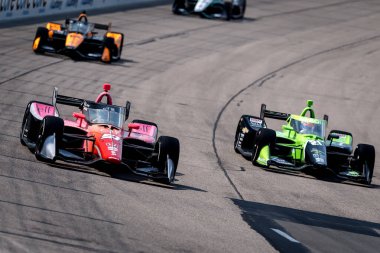 Guildford, İngiltere 'den Katherine Legge (51) Newton, IA' daki Iowa Speedway 'de Hy-Vee Homefront 250 için pratik yapmaktadır..