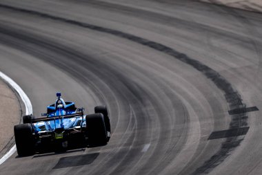 Bridgetown 'dan KYFFIN SIMPSON (R) (4), Barbados Newton, IA' daki Iowa Speedway 'de Hy-Vee Homefront 250 uygulaması.