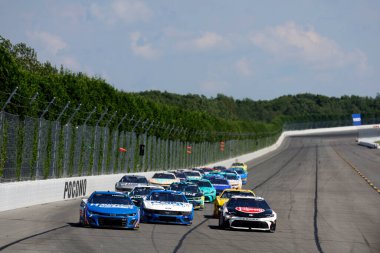 Ryan Blaney, VISITPA.com tarafından Long Pond, PA, ABD 'de sunulan Büyük Amerika Kaçışı 400 yarışında pozitron için yarışıyor.