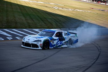 John Hunter Nemechek, Lübnan, TN, ABD 'de Tennessee Piyangosunun 250' sini kazandı.