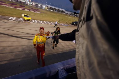 Joey Logano Lübnan, TN, ABD 'de Ally 400' ü kazandı