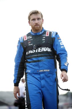 10 Ağustos 2024-Richmond, VA; Chris Buescher Richmond, ABD 'de Cook Out 400' e katılmadan önce pit road 'ta yürüyor.