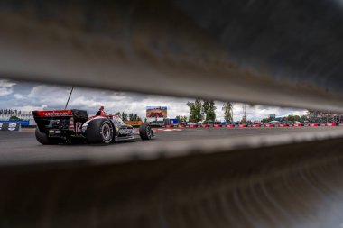 will POWER (12) (AUS) (Toowoomba, Avustralya) Portland 'daki Portland Uluslararası Yarış Pisti' nde Bitnile.com Grand Prix için pratik yapıyor, OR.