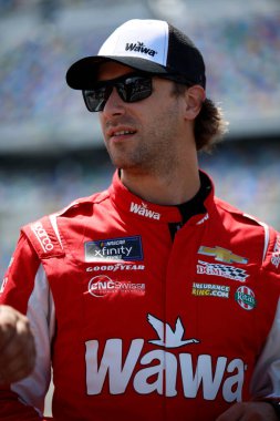 23 Ağustos 2024-Daytona, FL; Josh Bilicki Daytona, FL, ABD 'de Coca-Cola tarafından desteklenen Wawa 250 yarışmasına katılmaya hazırlanıyor.