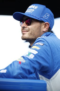 23 Ağustos 2024-Daytona, FL; Kyle Larson Daytona, FL, ABD 'de Coca Cola Zero Sugar 400 elemelerine katılmaya hazırlanıyor.