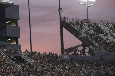 24 Ağustos 2024-Daytona, FL; Daytona, FL, ABD 'de Coca Cola Zero Sugar 400 hayranları tezahürat yapıyor.