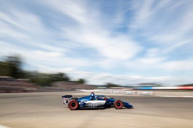 Stockholm, İsveç 'ten LINUS LUNDQVIST (R) (8) (SWE) Portland' daki Portland Uluslararası Yarış Pisti 'nde Bitnile.com Grand Prix sırasında yolda ilerliyor.