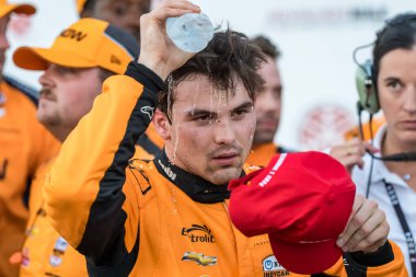 NTT INDYCAR SERİES PATO OWARD (5) (MEX) Monterey, Meksika Hy-Vee Milwaukee Mile 250 's için Batı Allis, WI Milwaukee Mile zaferini kutluyor.