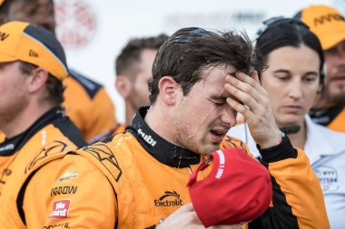 NTT INDYCAR SERİES PATO OWARD (5) (MEX) Monterey, Meksika Hy-Vee Milwaukee Mile 250 's için Batı Allis, WI Milwaukee Mile zaferini kutluyor.