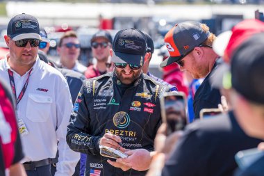 NASCAR Cup Serisi sürücüsü AUSTIN DILLON (3), taraftarlara Hampton, GA 'daki Atlanta Motor Speeway' deki Walmart 'ta bulunan Quaker State 400' den önce tanıtıldı..