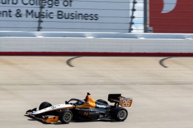 Odiham, İngiltere 'den Firestone Serisi sürücüsü LOUIS FOSTER (26), Gainbridge' in Lübnan 'daki Nashville Superspeedway' de sunduğu Büyük Makine Müzik Şehri Grand Prix 'inde virajlarda yarışır..