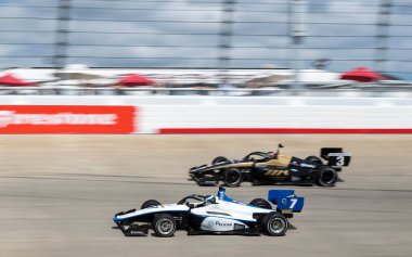 Firestone Serisi sürücüsü, Covington, Louisiana BOGLE (7) Gainbridge 'in Lübnan' daki Nashville Superspeedway 'de sunduğu Big Machine Music City Grand Prix sırasında virajlarda yarışır..