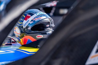 Daniel Henric 'in ekibi yarış arabalarını Ridgeway VA' daki Martinsville Yarış Pisti 'nde Xfinity 500 için hazırlıyor..