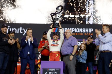 No: 09, 2024-Avondale, AZ; JUSTIN ALLGAIER (7) Avondale, AZ 'deki Phoenix Pisti' nde NASCAR Xfinity Şampiyonası 'nı kazandı..