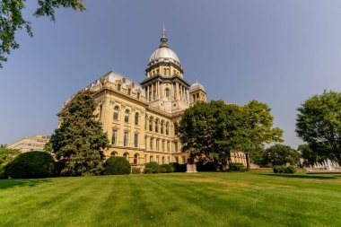 Springfield 'daki Illinois Eyalet Meclisi, Illinois' in 1818 eyaletinden bu yana altıncı meclis binasıdır. Fransız Rönesans Kubbesi, devletin zengin tarihi ve yönetimini sembolize ediyor..
