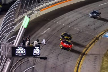Charlotte, NC 'den WILLIAM BYRON (24) Daytona Uluslararası Pistinde Daytona 500' ü kazandı..
