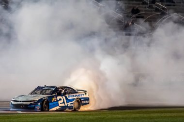 NASCAR Xfinity Serisi sürücüsü AUSTIN Hill (21), Hampton, GA, ABD 'deki Atlanta Motor Speedway' de Bennett Taşımacılık ve Lojistik 250 kazandı..