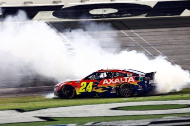 16 Şubat 2025-Daytona Plajı, FL; Charlotte 'dan WILLIAM BYRON (24), NC Daytona Sahili' nde Daytona 500 kazandı..