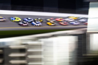 Prosper 'dan CHRIS BUESCHER (17), Daytona' daki Daytona Uluslararası Pisti 'nde Daytona 500 sırasında TX sürüyor.