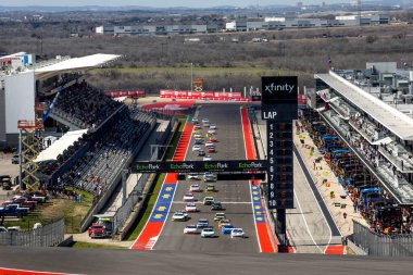 Yeşil bayrak, Austin TX 'teki Circuit of the Americas' taki Odaklanmış Sağlık 250 için NASCAR Xfinity Serisi 'ne düştü..