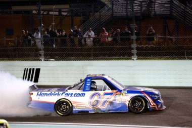 Elk Grove, CA 'dan KYLE LARSON (07) Homestead, FL' de Vaftizci Sağlık 200 kazandı.