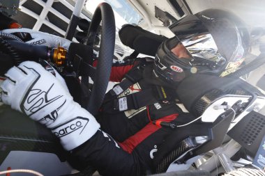 TY DILLON (11), NC Homestead, FL Hard Rock Bet 300 'e katılmaya hazırlanıyor..