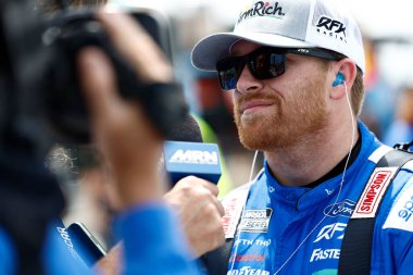 22 Mart 2025-Homestead, FL: Prosper 'dan CHRIS BUESCHER (17), TX Homestead, FL' deki Straight Talk Wireless 400 'e katılmaya hazırlanıyor..