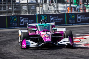 NTT INDYCAR SERIES sürücüsü, CONOR DALY (76) (ABD), Long Beach 'in Long Beach Caddeleri' ndeki Acura Grand Prix (Long Beach 'in Acura Grand Prix' si) antrenman oturumu sırasında dönüşler boyunca seyahat eder..