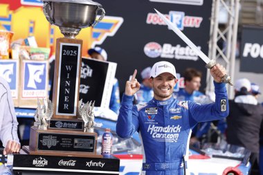 KYLE LARSON (5) Elk Grove, CA Bristol, TN 'de Food City 500' ü kazandı.