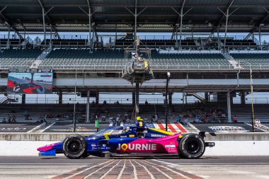 Grand Cayman, Cayman Adaları 'ndan NTT INDYCAR SERIES SERIES sürücüsü KYFFIN SIMPSON (8), Indianapolis Yarış Pisti IN' de 109..