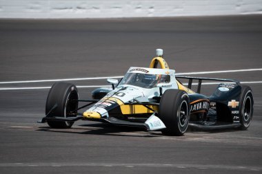 Speedway, ABD - 16 Mayıs 2025: NTT INDYCAR SERIES sürücüsü, Nevada City, CA 'den ALEXANDER ROSSI (20), Indianapolis Yarış Pistinde 109.