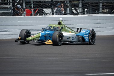 Speedway, ABD - 16 Mayıs 2025: Sao Paulo, Brezilya 'dan NTT INDYCAR SERIES sürücüsü, HELIO CASTRONEVES (06), Indianapolis Yarış Pisti Indianapolis' te 109..