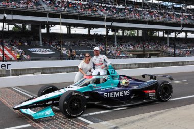 NTT INDYCAR SERIES sürücüsü, Jüpiter 'den KYLE KIRKWOOD (27) (ABD), ABD' nin Speedway kentindeki Indianapolis 500 'de 109..