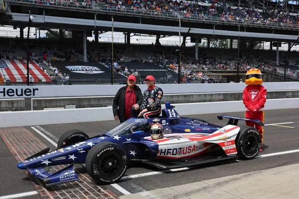ABD 'nin başkenti Woodbury' den NTT INDYCAR SERIES sürücüsü SANTINO FERRUCCI (14) (ABD), Indianapolis 500 'ün 109..