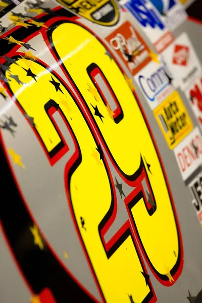 Kevin Harvick, Concord, NC 'deki Lowe' s Motor Yarış Pisti 'nde NASCAR All-Star Yarışmasını kazandı..