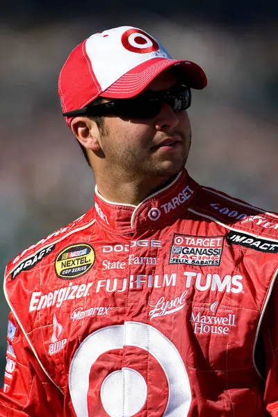 Reed Sorenson Kansas City 'de NNCS Lifelock 400 koşusu için Kansas Speedway' de bekliyor..