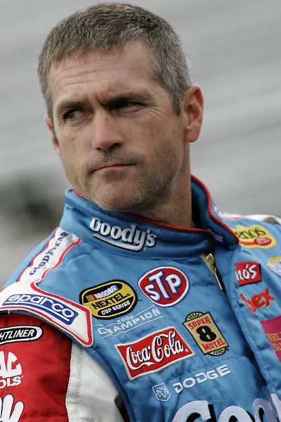 20 Ocak 2001 -, ABD: Bobby Labonte Martinsville, VA 'daki Martinsville Yarış Pisti' nde Subway 500 elemeleri sırasında.
