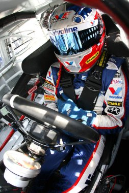 Kansas City, KS - 29 Eylül 2007: Scott Riggs, Kansas Speedway 'deki Lifelock 400 için mutlu saat antrenmanına başlıyor..