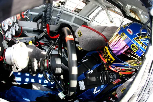 Kansas City, KS - 29 Eylül 2007: Jeff Green, Kansas Speedway 'deki Lifelock 400 için mutlu saat antrenmanına başlıyor..