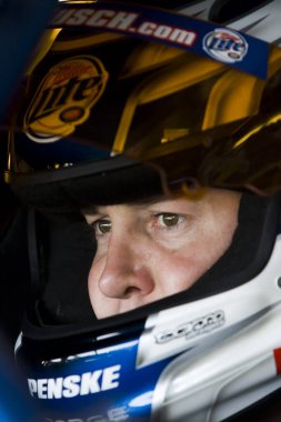 Homestead, FL - 16 Kasım 2007: Florida Homestead 'deki Homestead-Miami Speedway' de NNCS Ford 400 antrenmanı sırasında Kurt Busch.